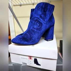 Who what wear famous Cobalt color booties